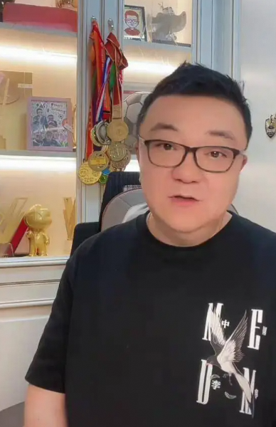 刘凯源成功签约西甲职业梯队，小将崭露头角，董路送上恭喜！