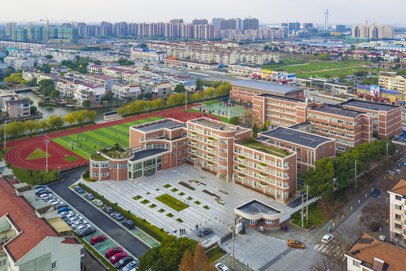 青浦尚美中学体育设备，现代化运动空间的打造